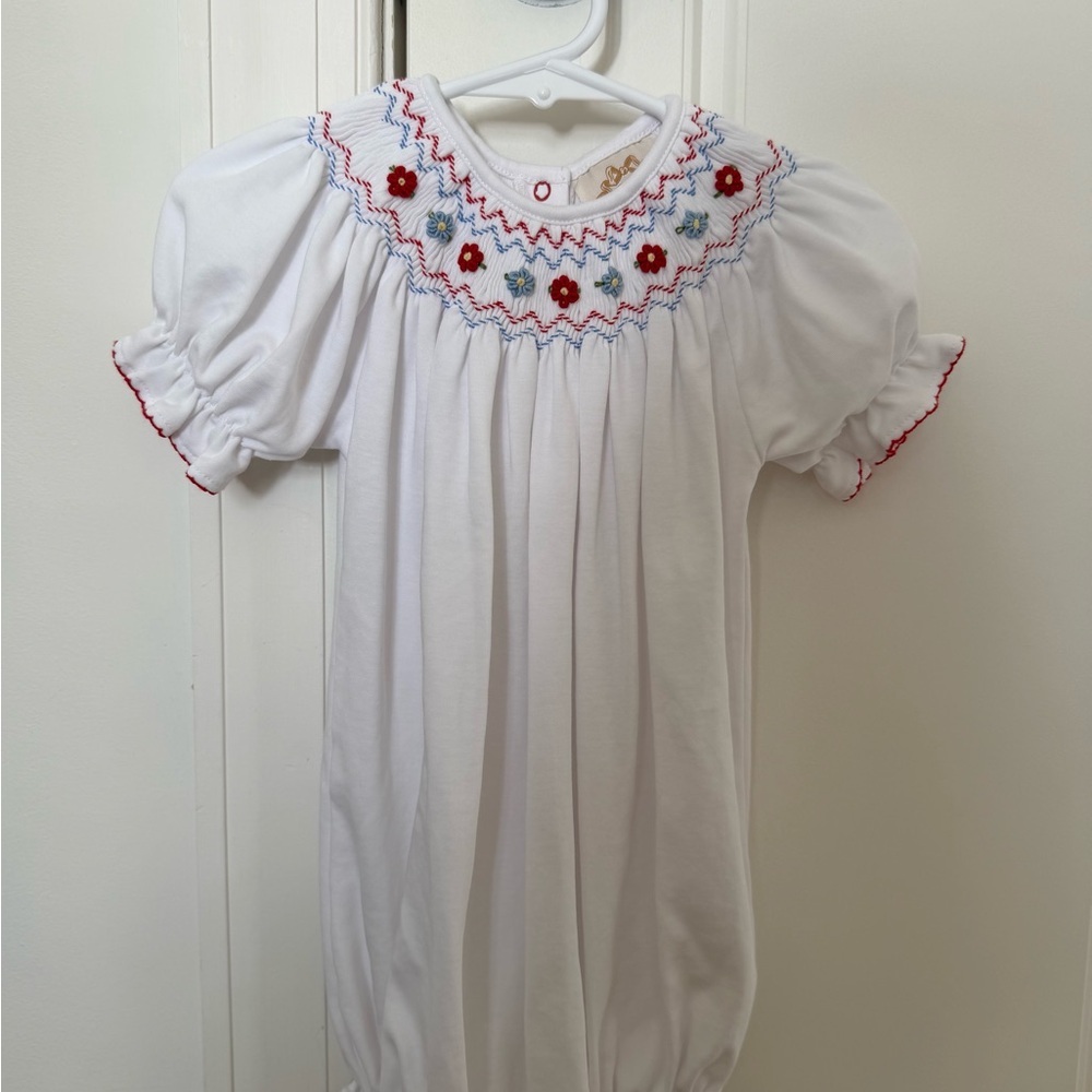 The Beaufort Bonnet Company Sandy Smocked Bubble with Flower Smocking
